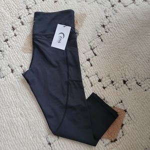 ZYIA Black Capri